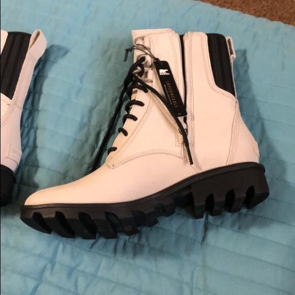 Boots - Picture 4 of 7